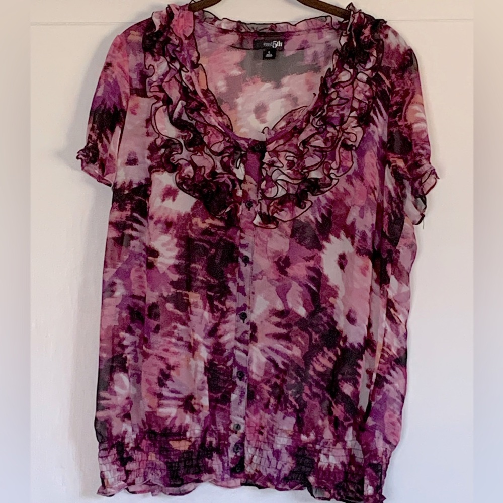 Dress blouse, short sleeves.  Ruffled collar, button down front, elastic hem.
